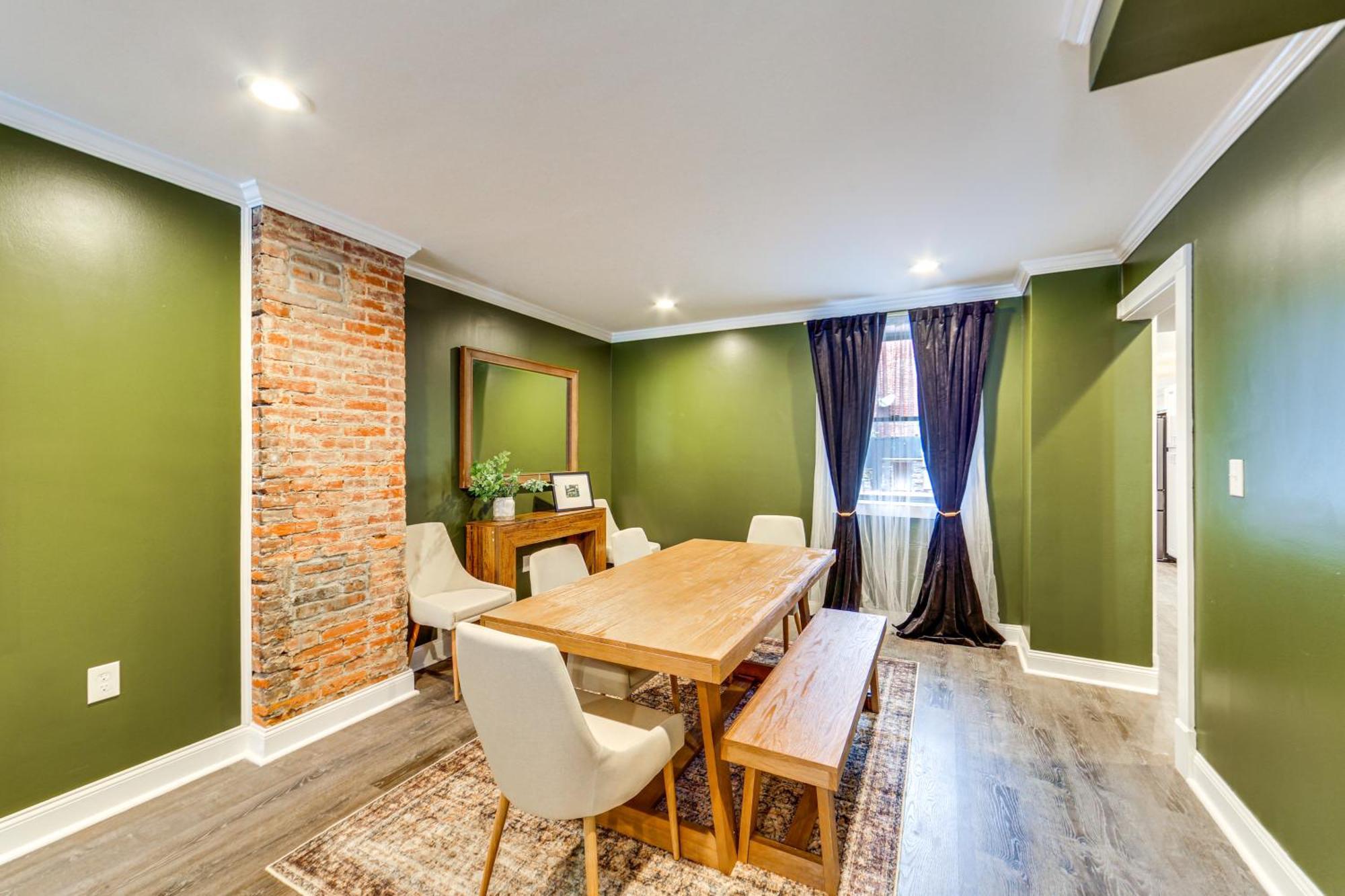 Сasa de vacaciones 1 Mi To Dtwn Walkable Gem In *
